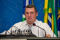 Vereador Eluir Cavasin faz indicação referente a necessidade de instalar grades de proteção e prevenção nas bocas dos bueiros