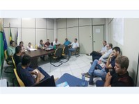 Vereadores se reúnem com as gerências dos armazéns de grãos e discutem a limpeza dos pátios